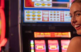 Antarmuka aplikasi mobile aleksi togel dengan pilihan sportsbook, live casino, dan slot games